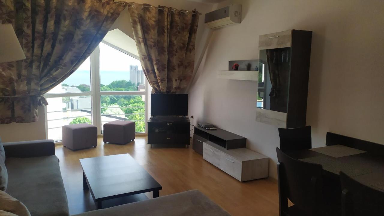 Hills Apartment
