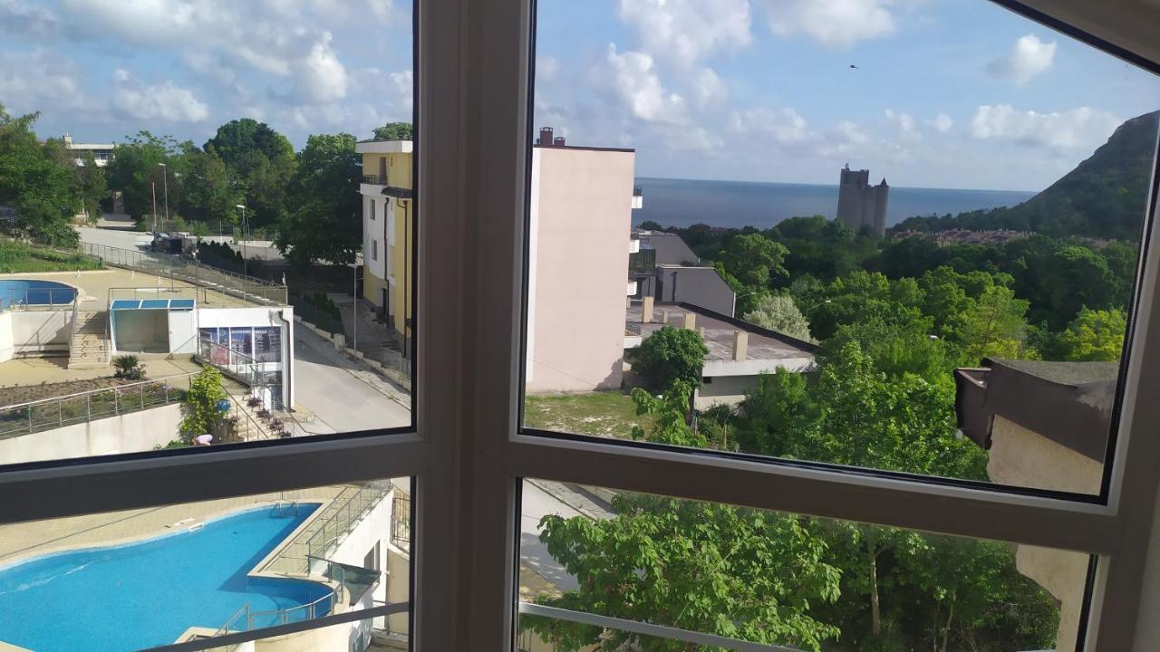 Hills * Kavarna