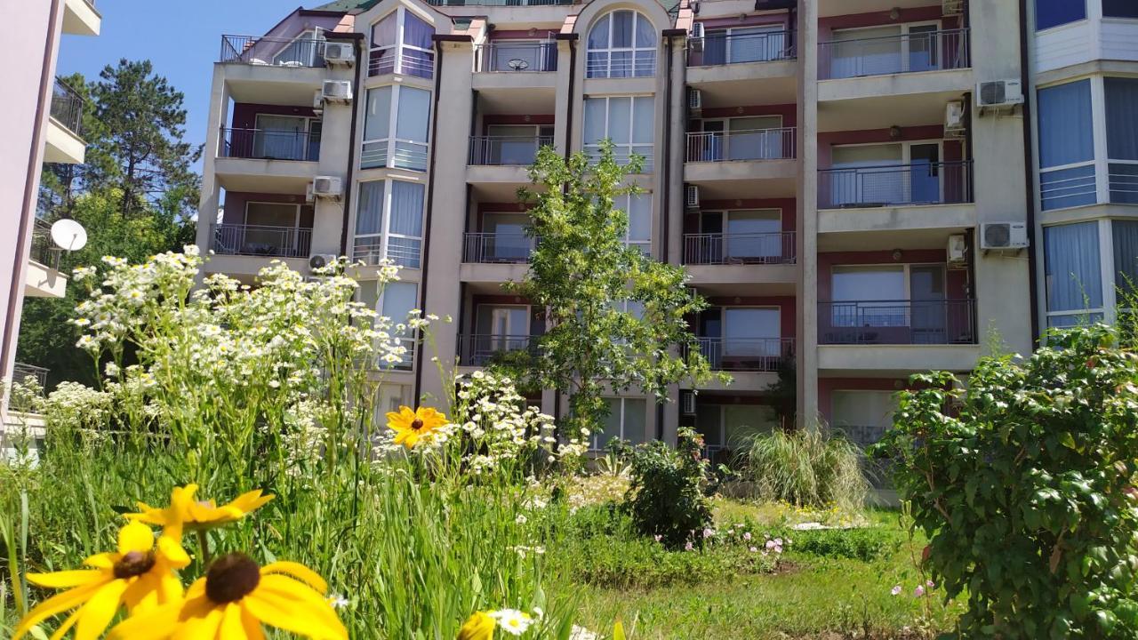 Апартамент Hills Каварна