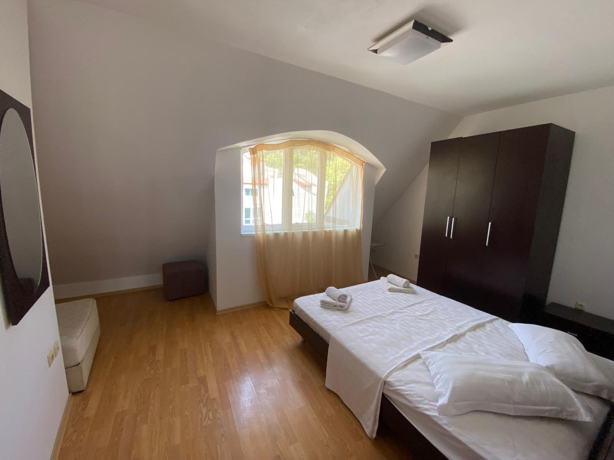 Hills Apartment *