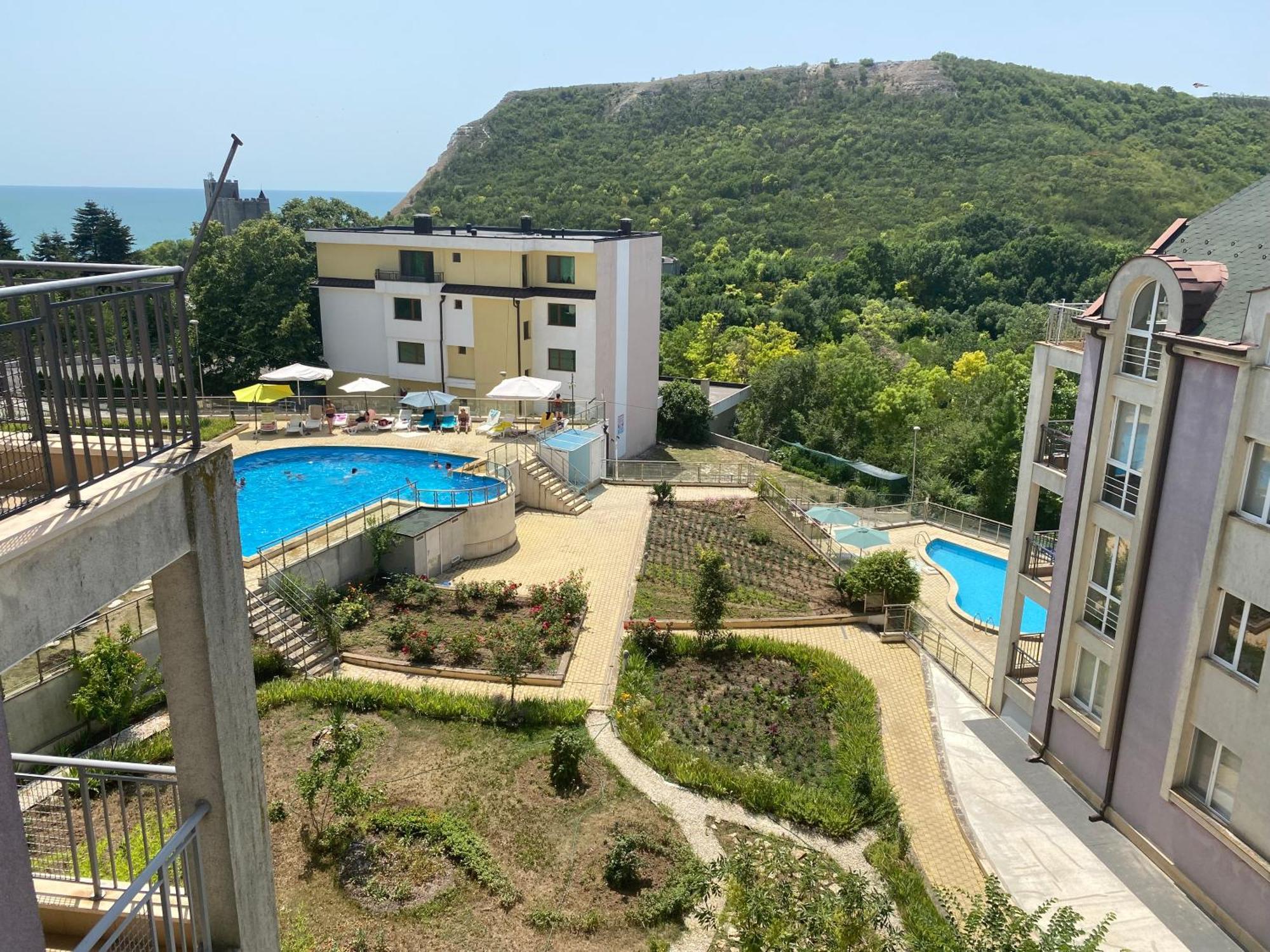Hills * Kavarna
