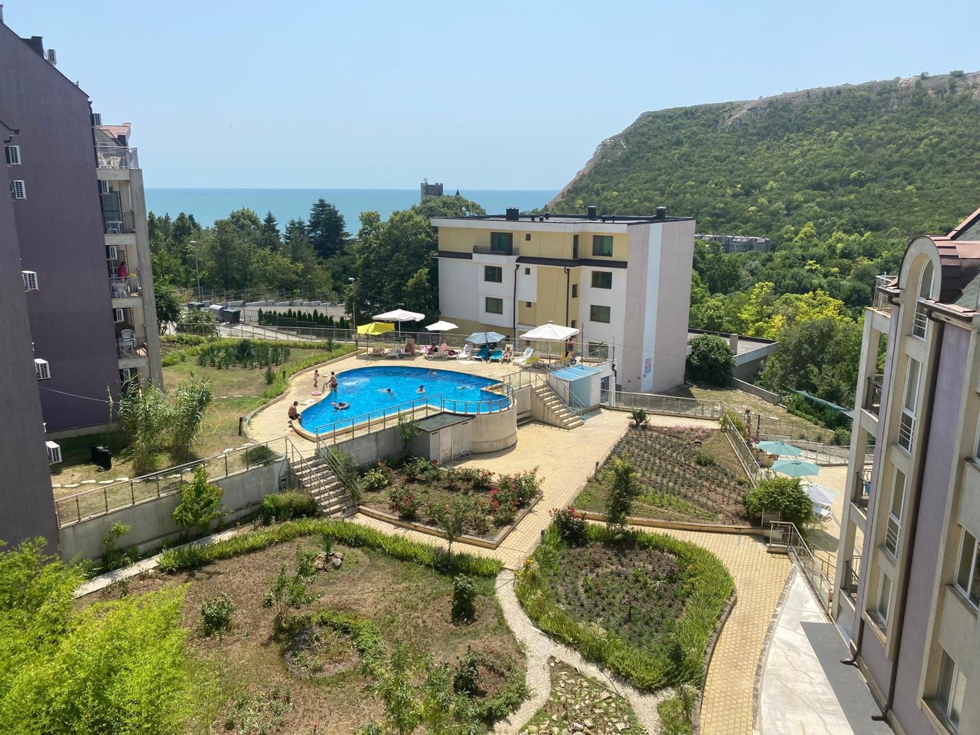 Hills Каварна