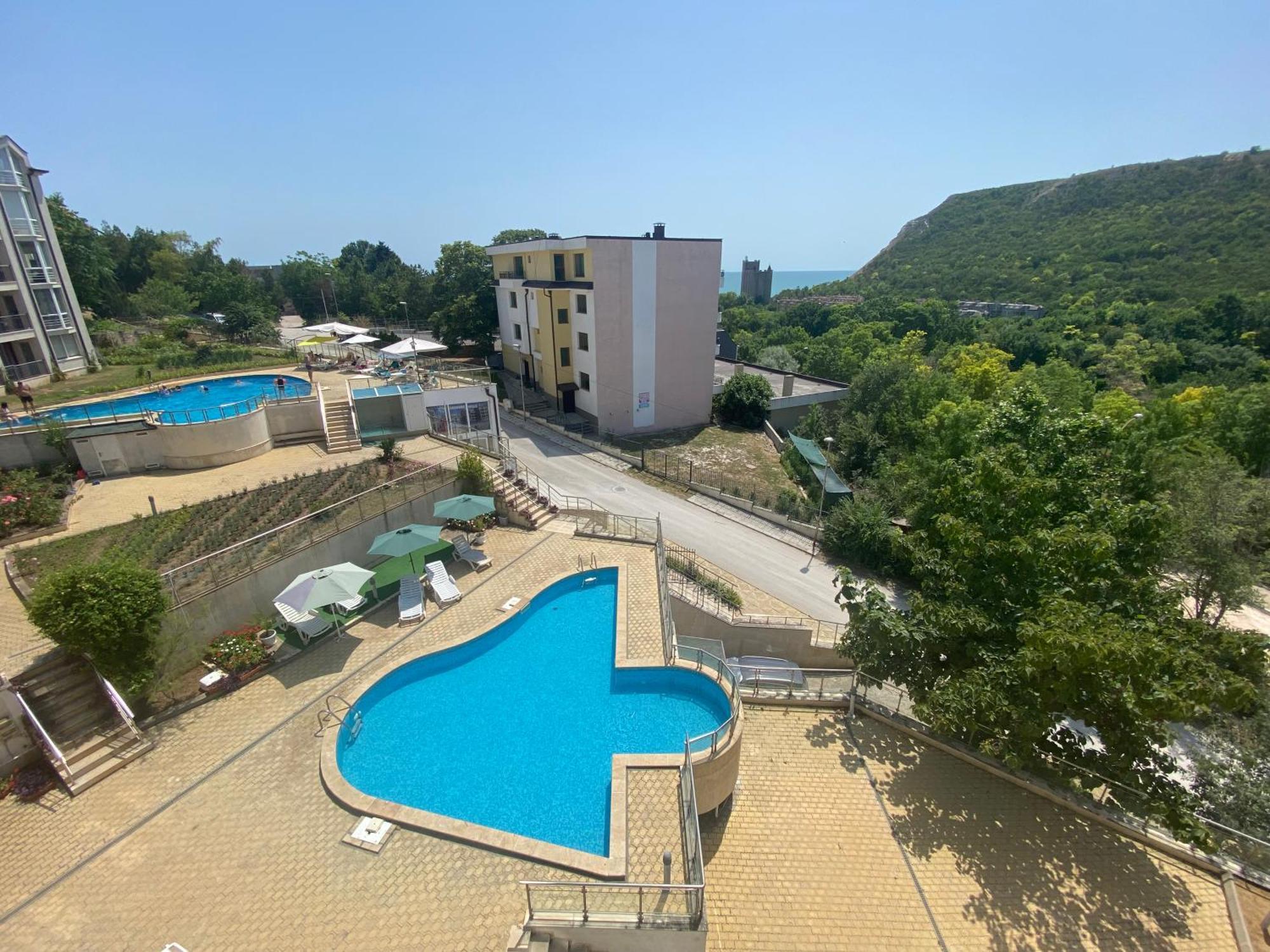 Apartment Hills *