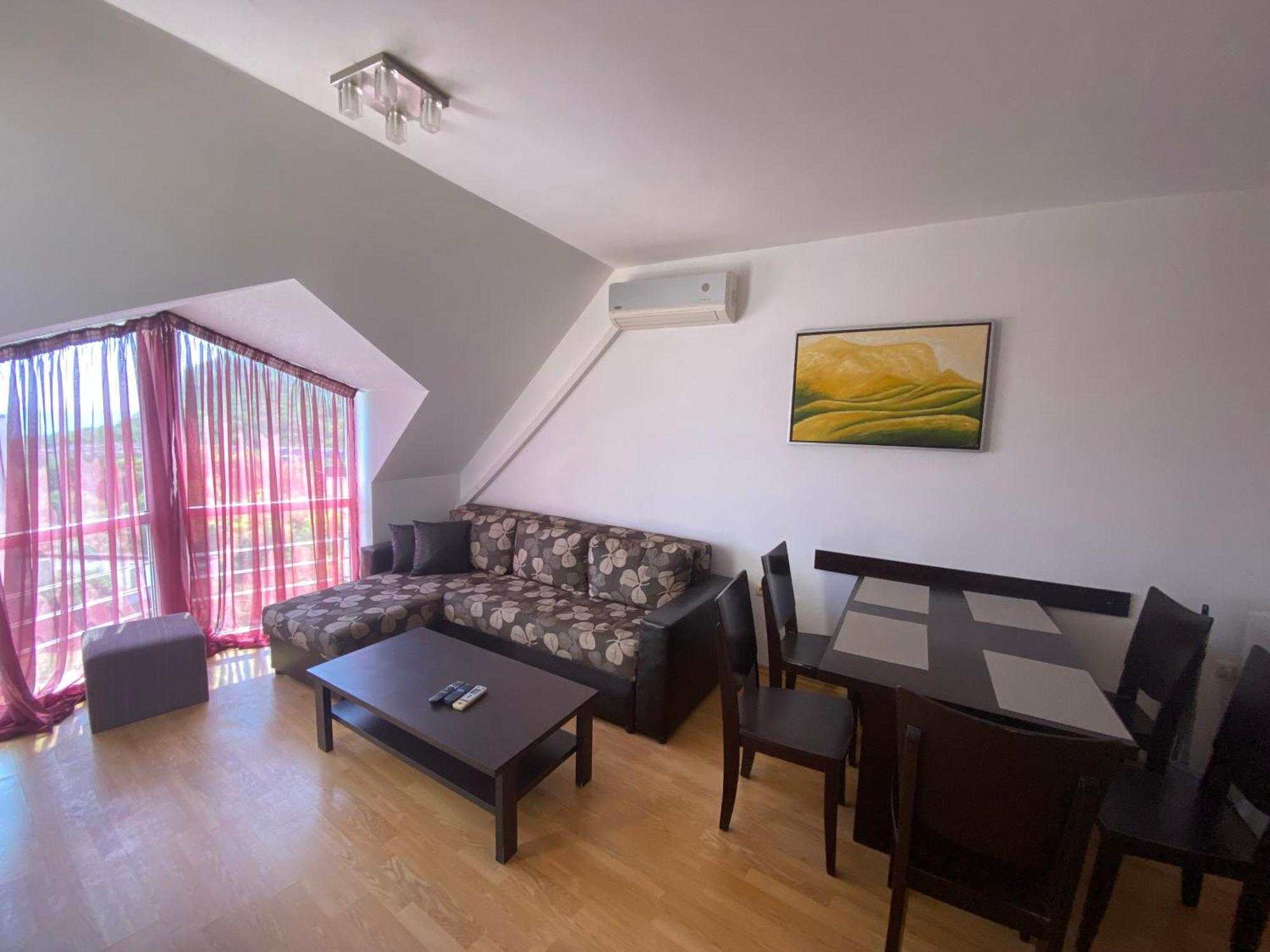 Hills Apartment *