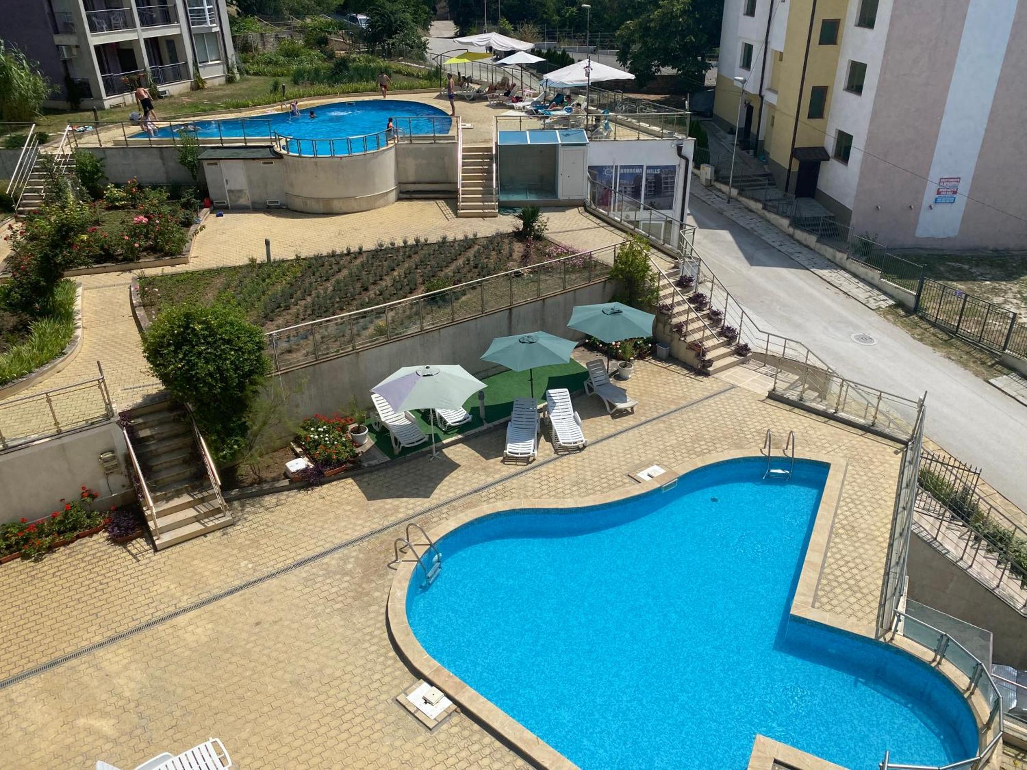 Apartment Hills